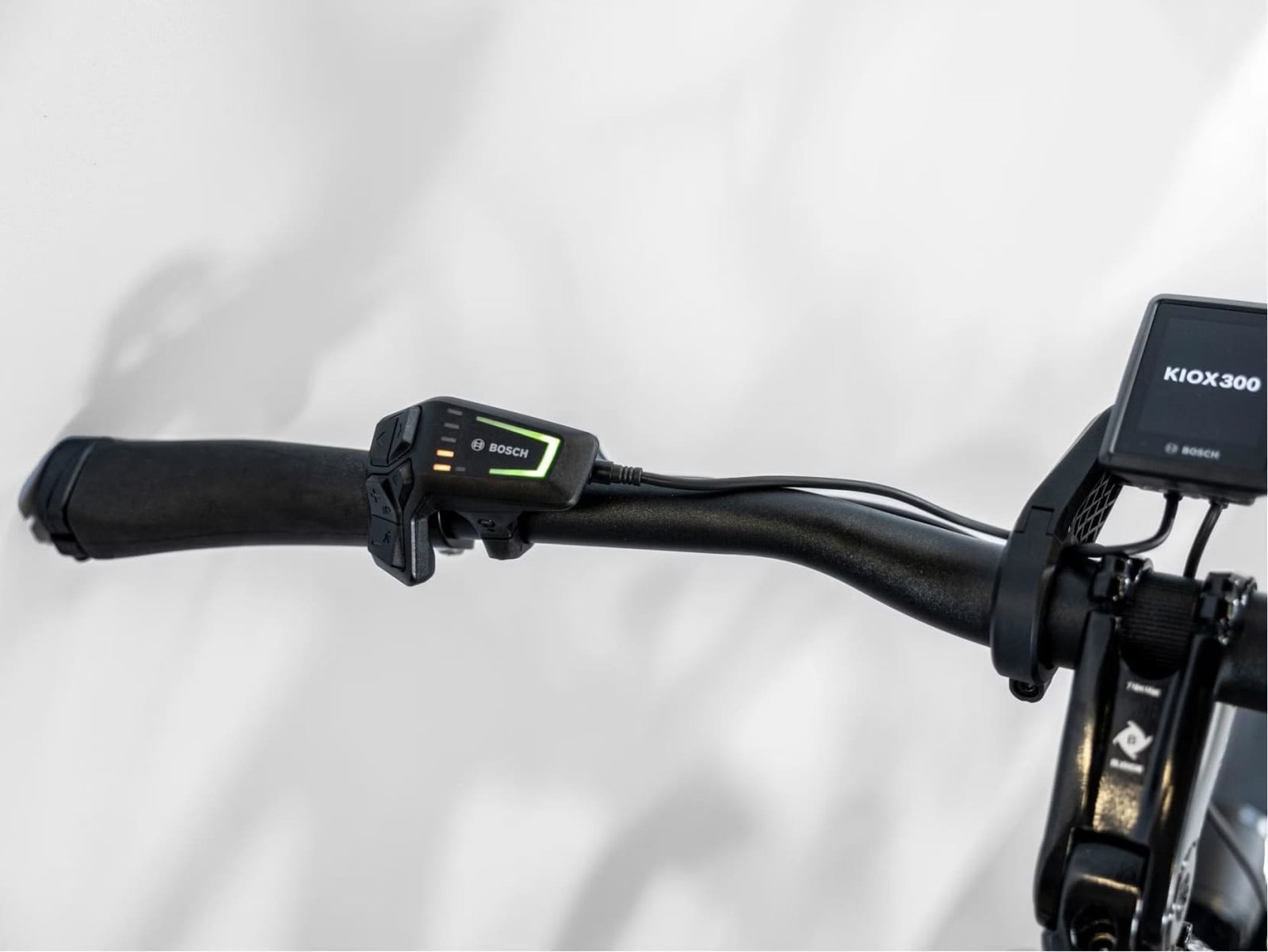 VTC Électrique Trek Allant+ 7 Stagger Shimano Deore 10V 625 Wh 2023 – Image 3