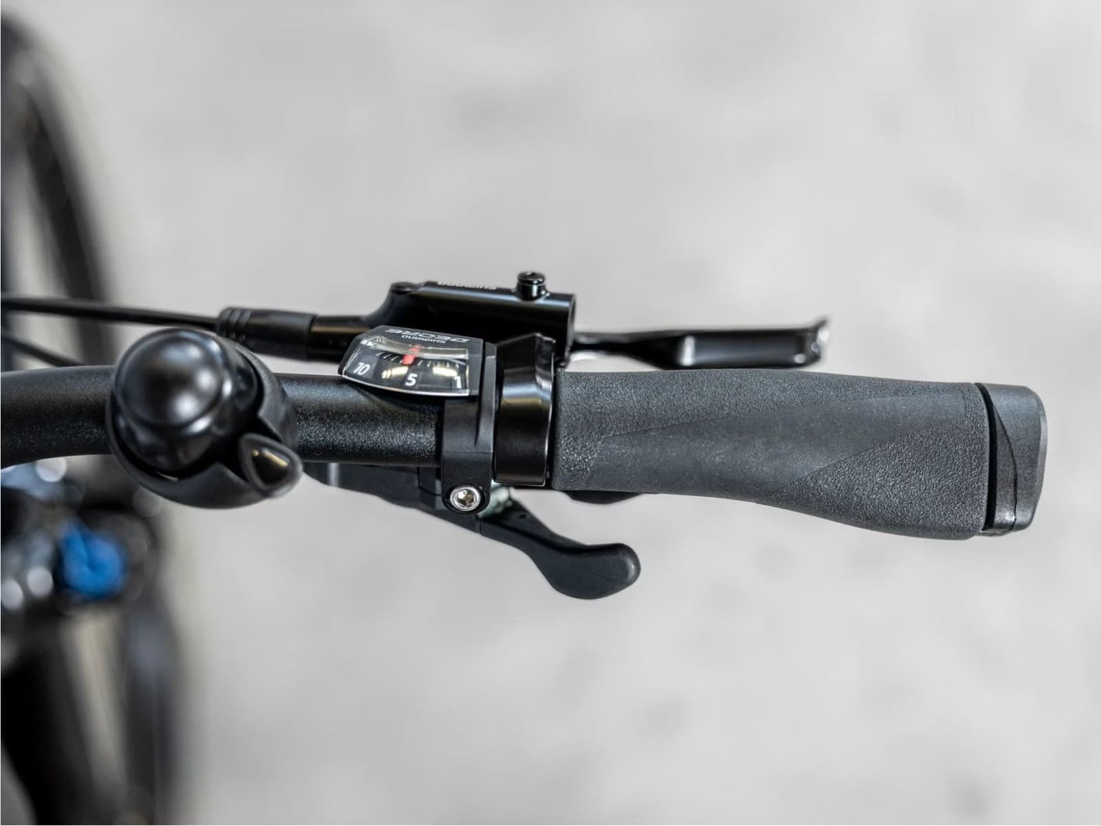 VTC Électrique Trek Allant+ 7 Stagger Shimano Deore 10V 625 Wh 2023 – Image 4