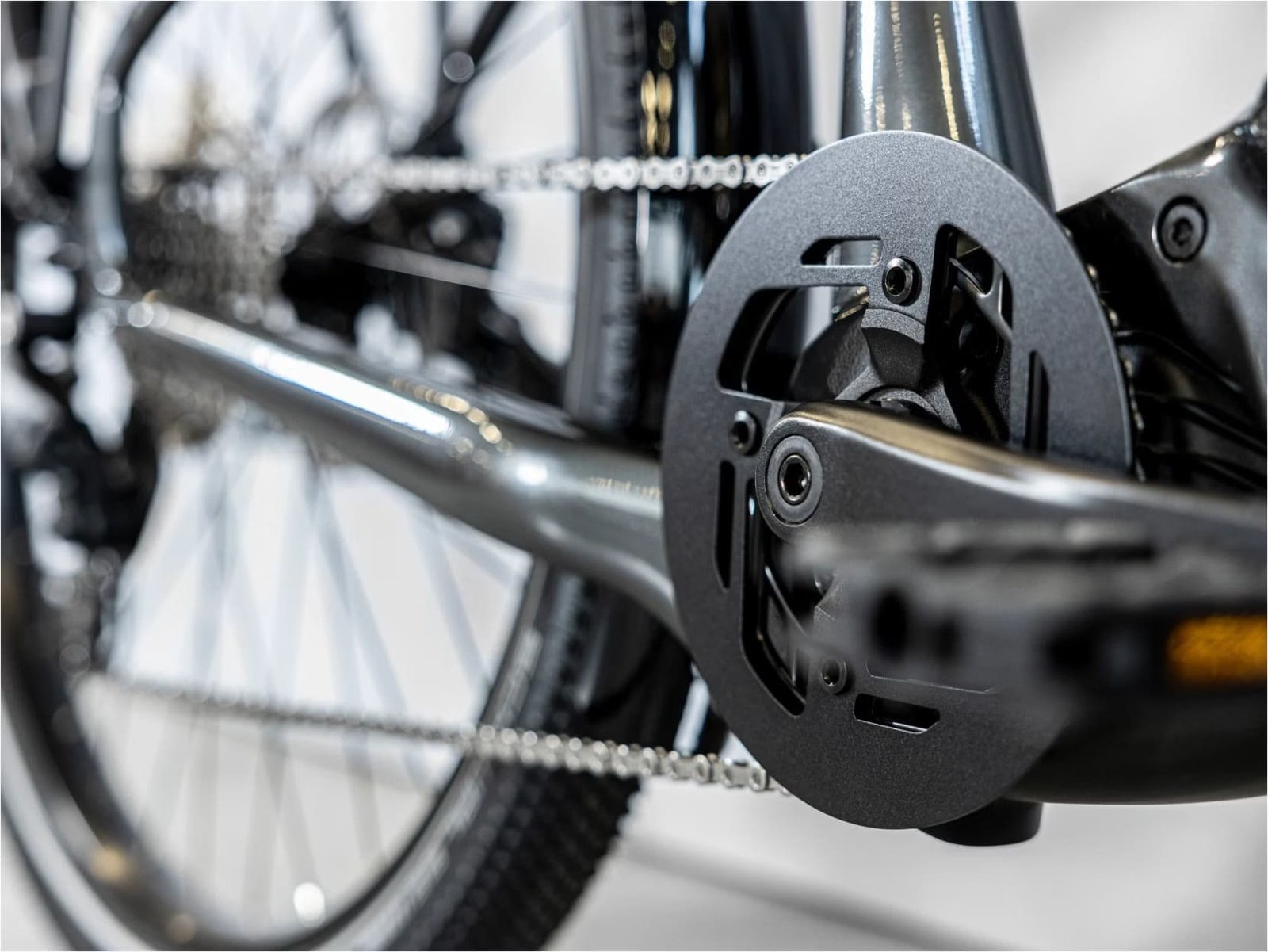 VTC Électrique Trek Allant+ 7 Stagger Shimano Deore 10V 625 Wh 2023 – Image 5